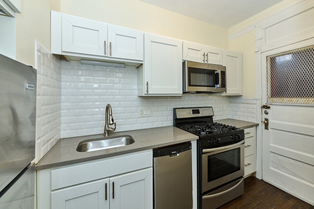 1355 W Touhy Avenue - Photo 13