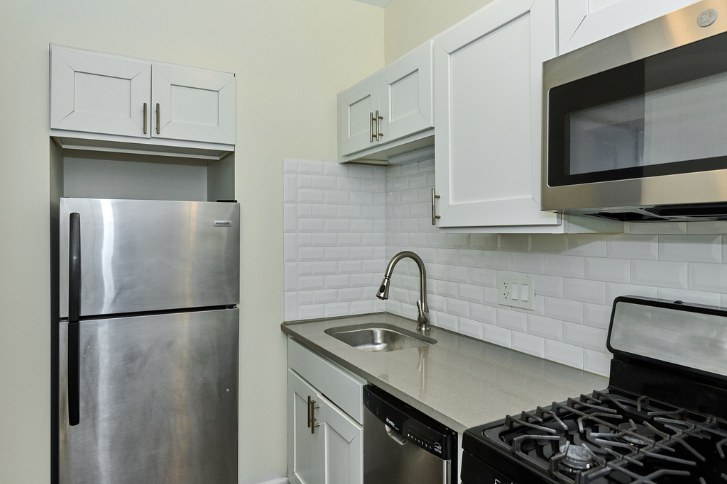 1355 W Touhy Avenue - Photo 16