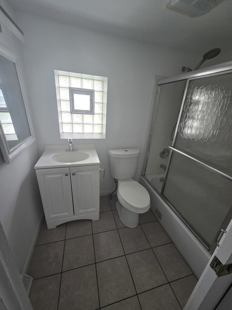 7139 W 74th Street - Photo 7