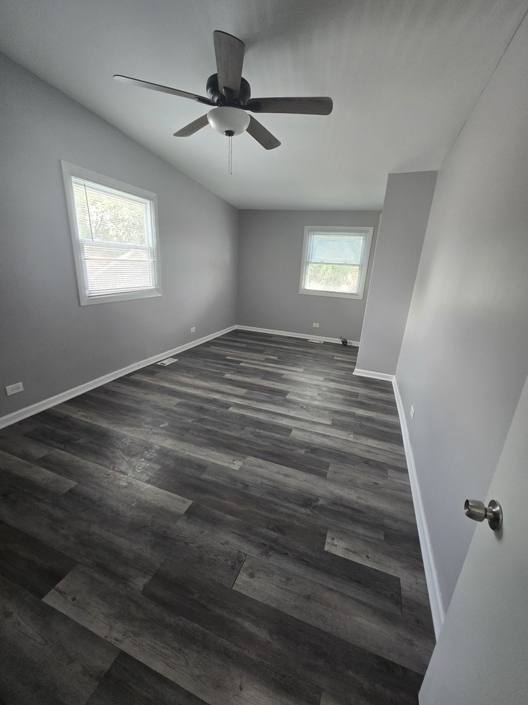 7139 W 74th Street - Photo 12
