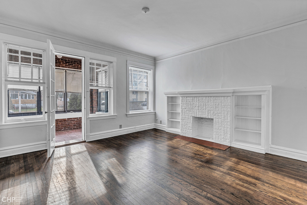 1942 W Farwell Avenue - Photo 2