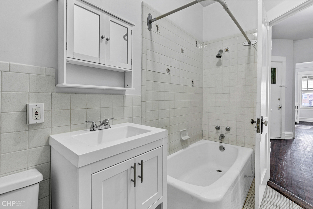 1942 W Farwell Avenue - Photo 10