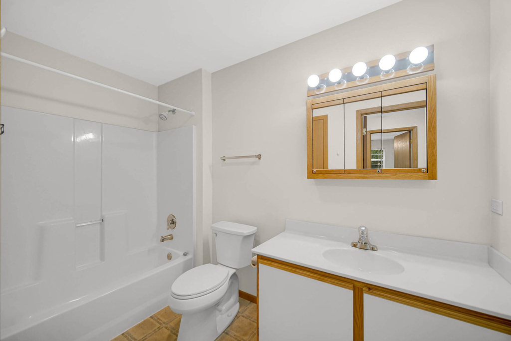 300 Cunat Boulevard - Photo 14