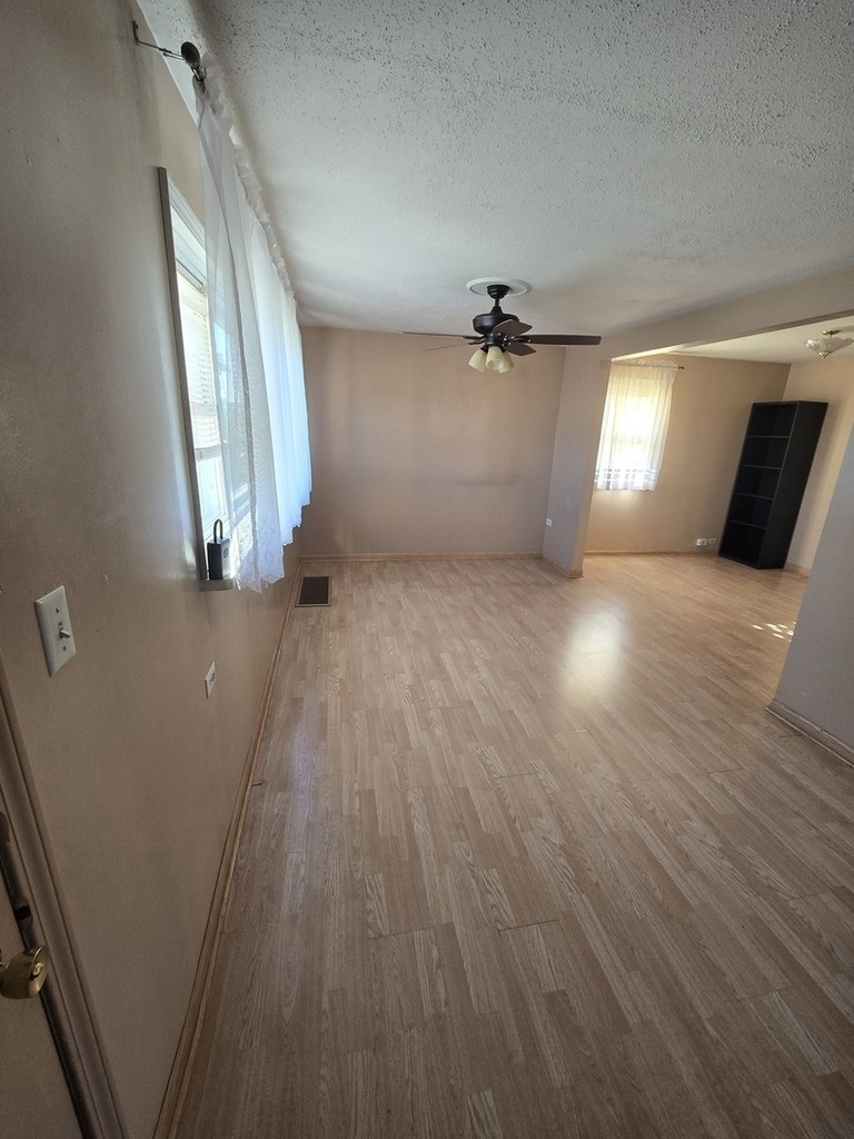 7139 W 74th Place - Photo 4