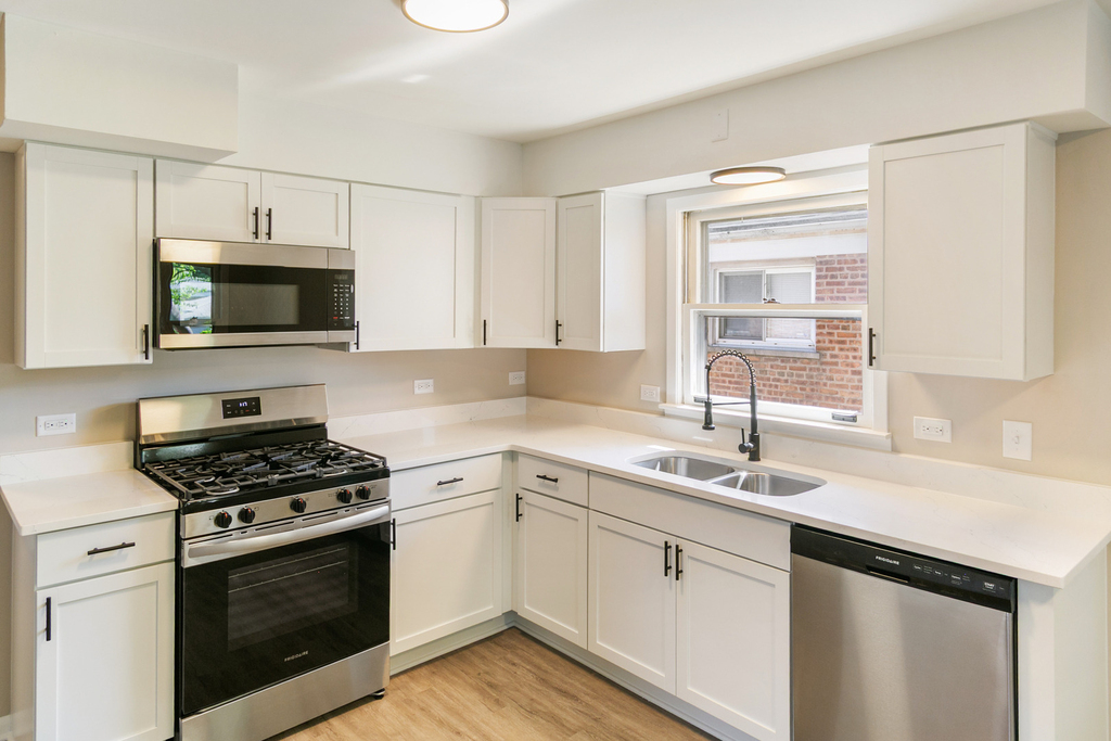 14214 Minerva Avenue - Photo 1