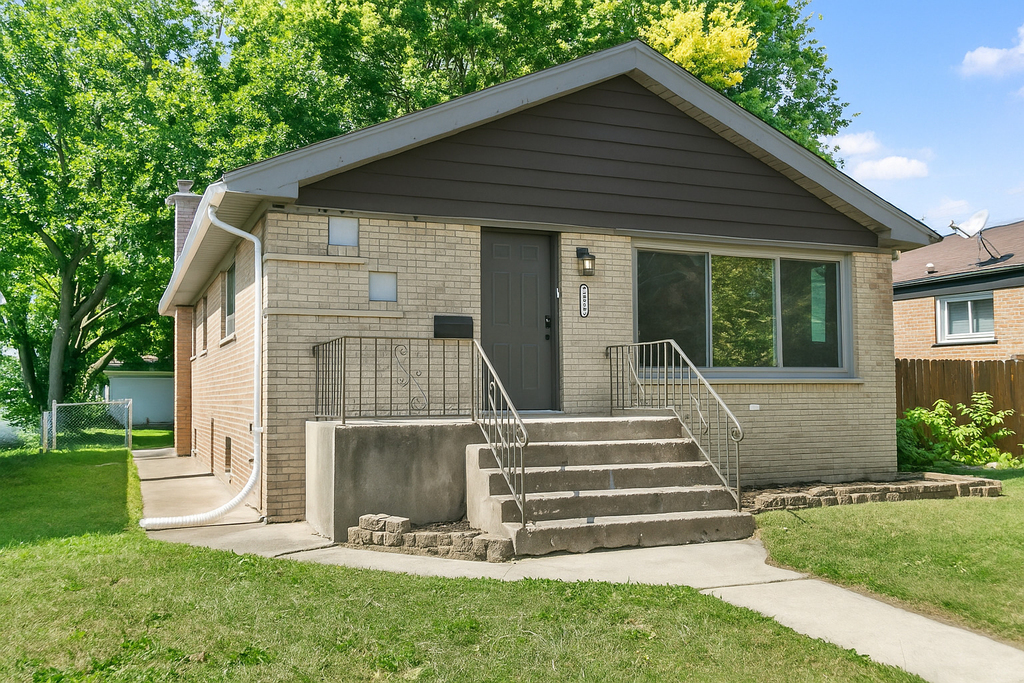 14214 Minerva Avenue - Photo 0