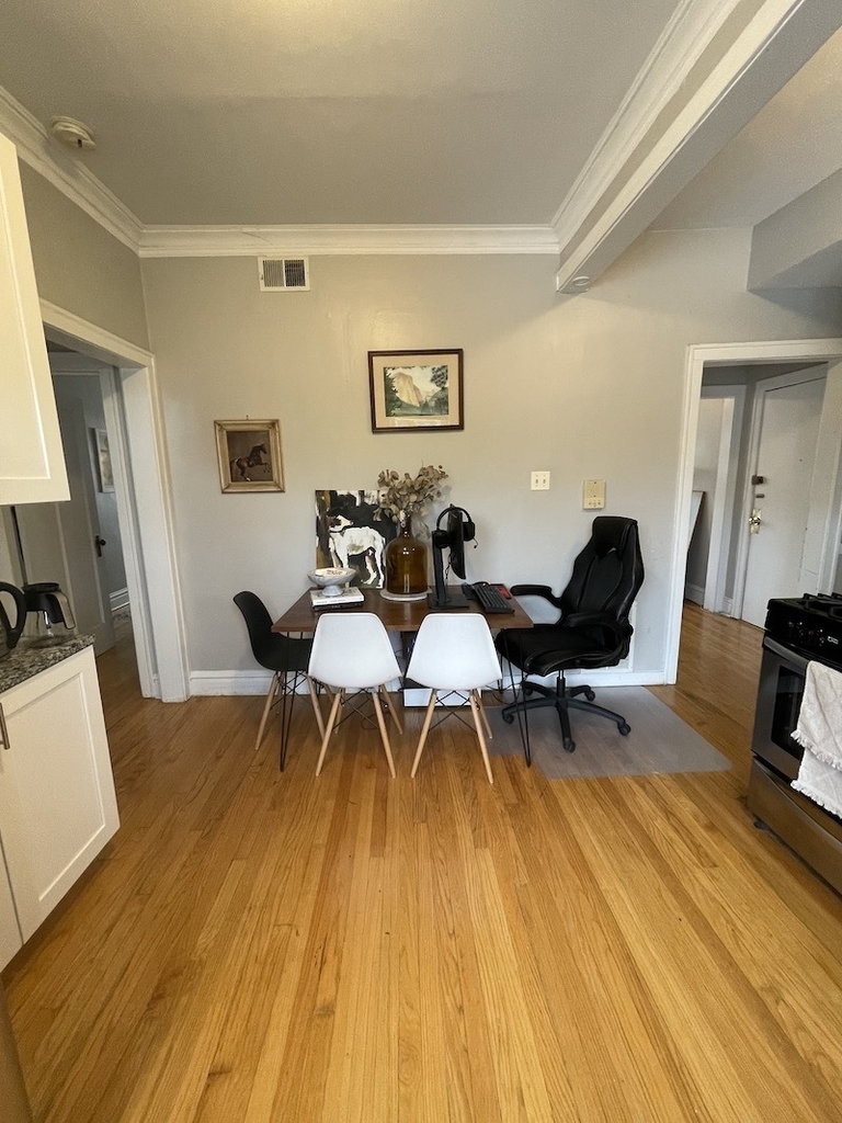 2910 N Albany Avenue - Photo 7