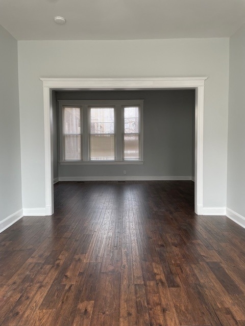 916 W 68th Street - Photo 5