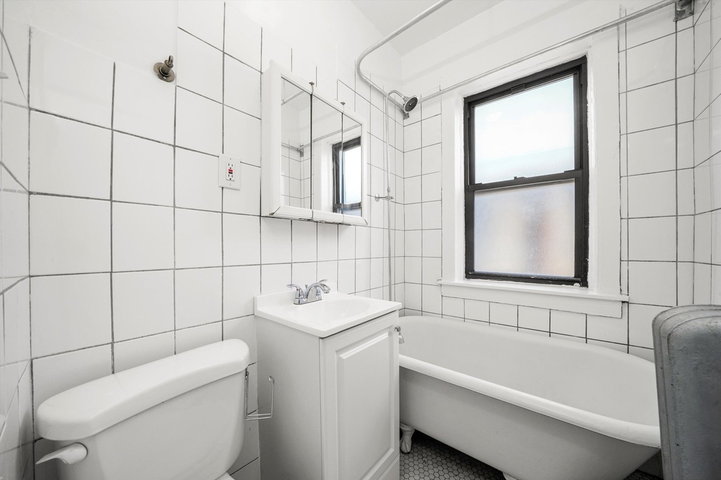 3308 W Schubert Avenue - Photo 4