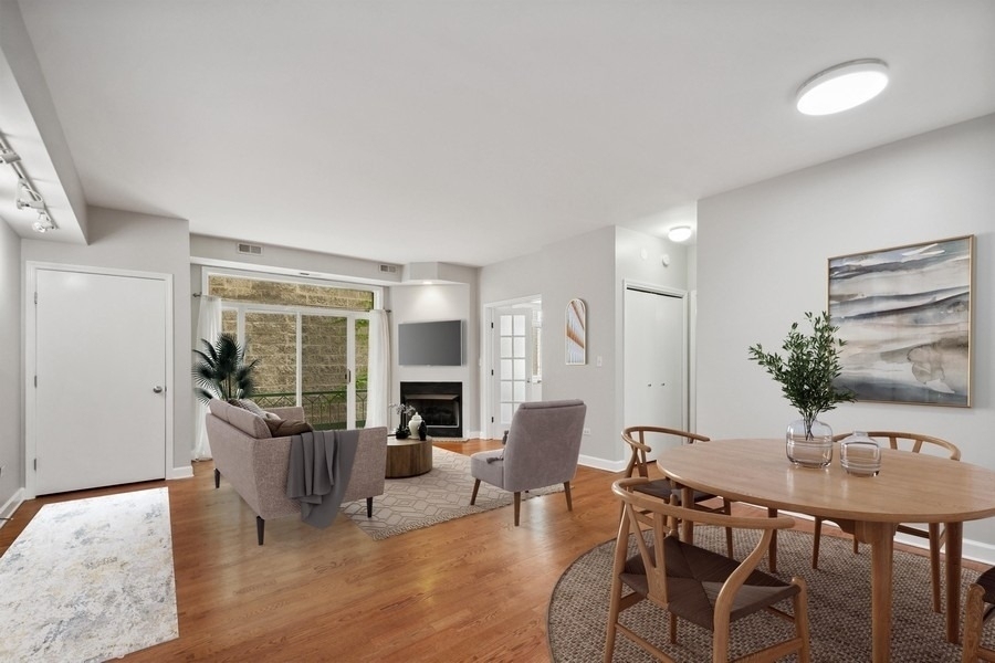 680 N Green Street - Photo 1
