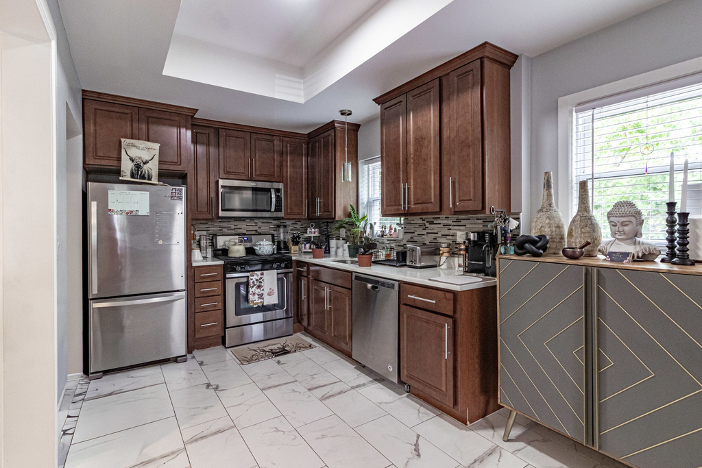 1805 N Harding Avenue - Photo 4