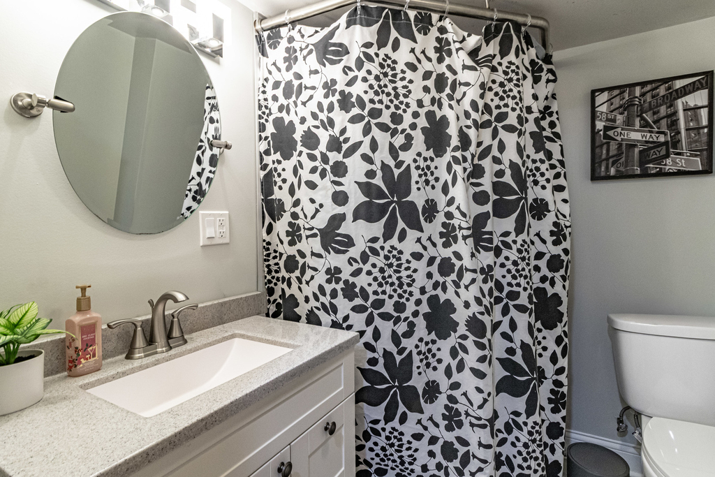 1805 N Harding Avenue - Photo 11