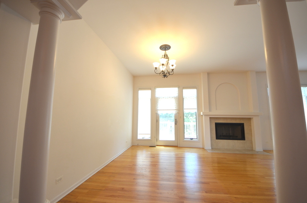 1577 S Kembley Avenue - Photo 7