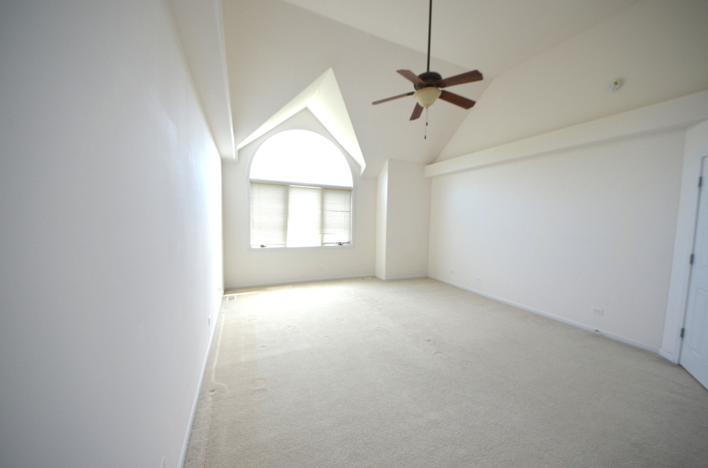 1577 S Kembley Avenue - Photo 13