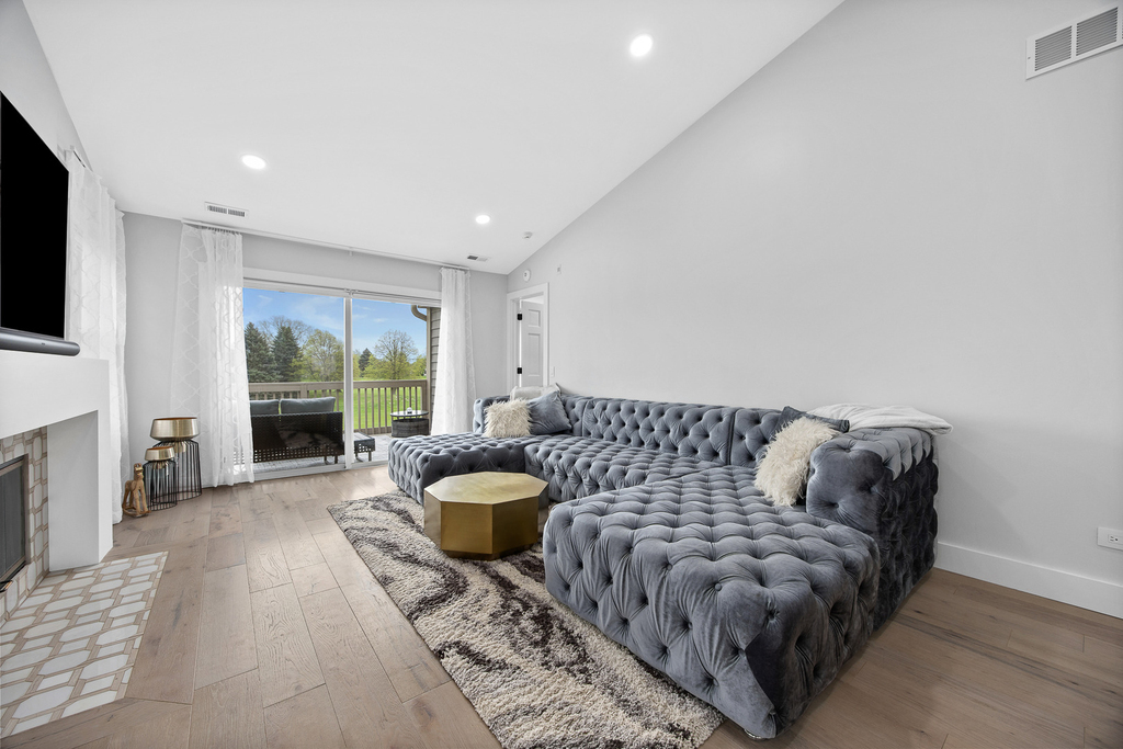 1504 Aberdeen Court - Photo 5