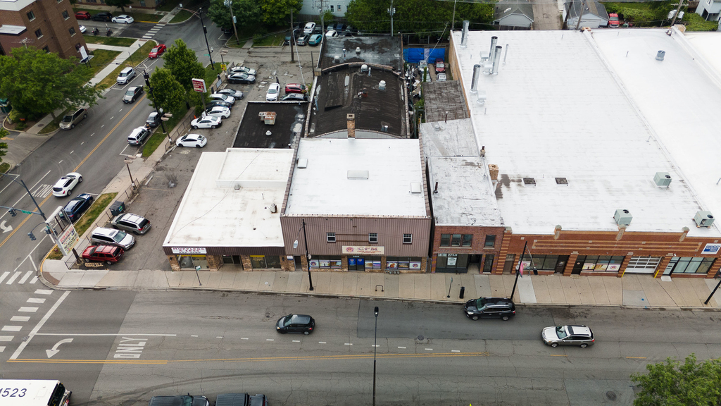 6808 N Clark Street - Photo 1