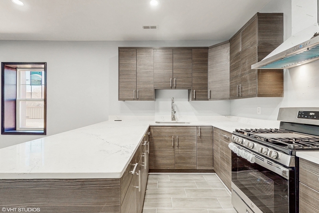 6808 N Clark Street - Photo 5