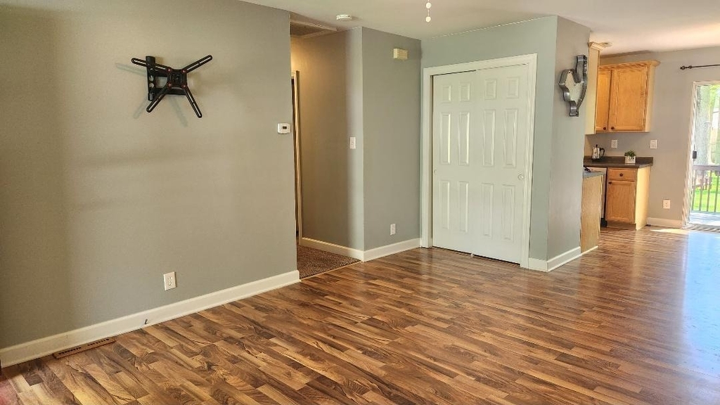 608 Sheridan Drive - Photo 2