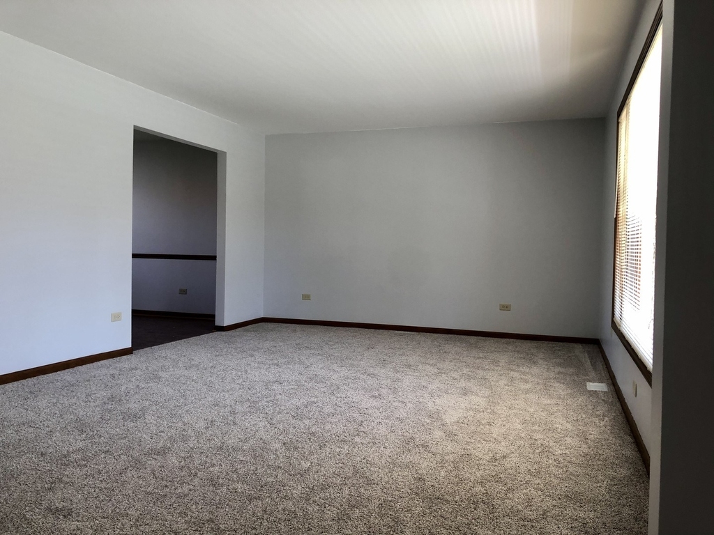 677 Sacramento Court - Photo 9