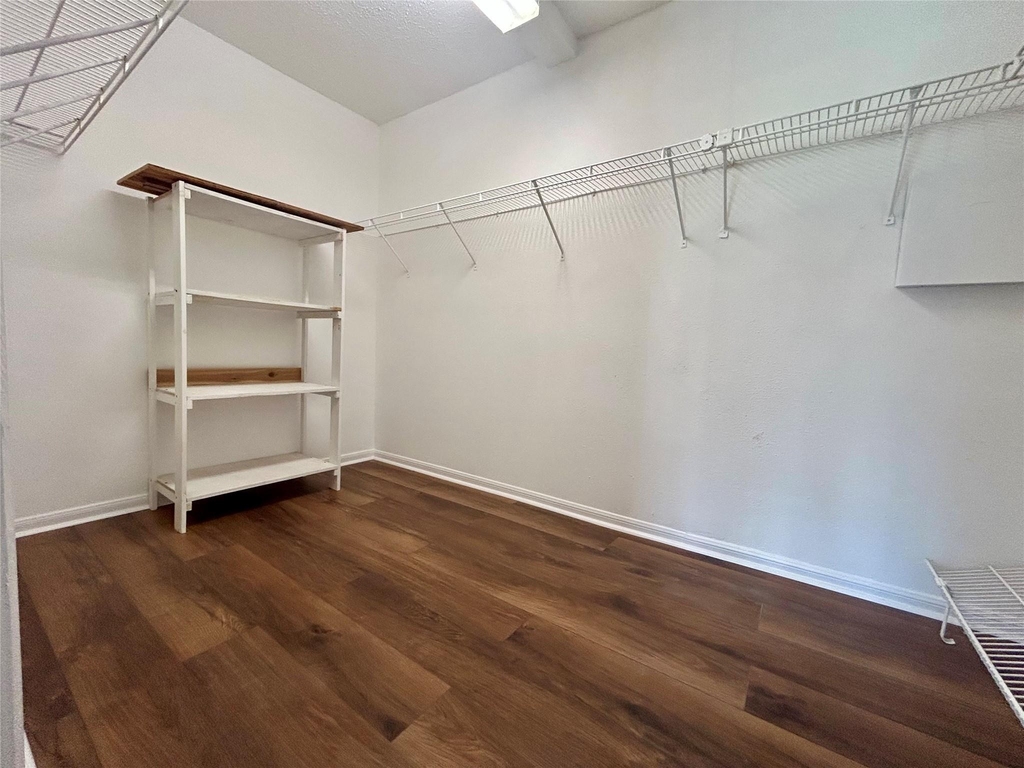 2456 Country Club Drive - Photo 20