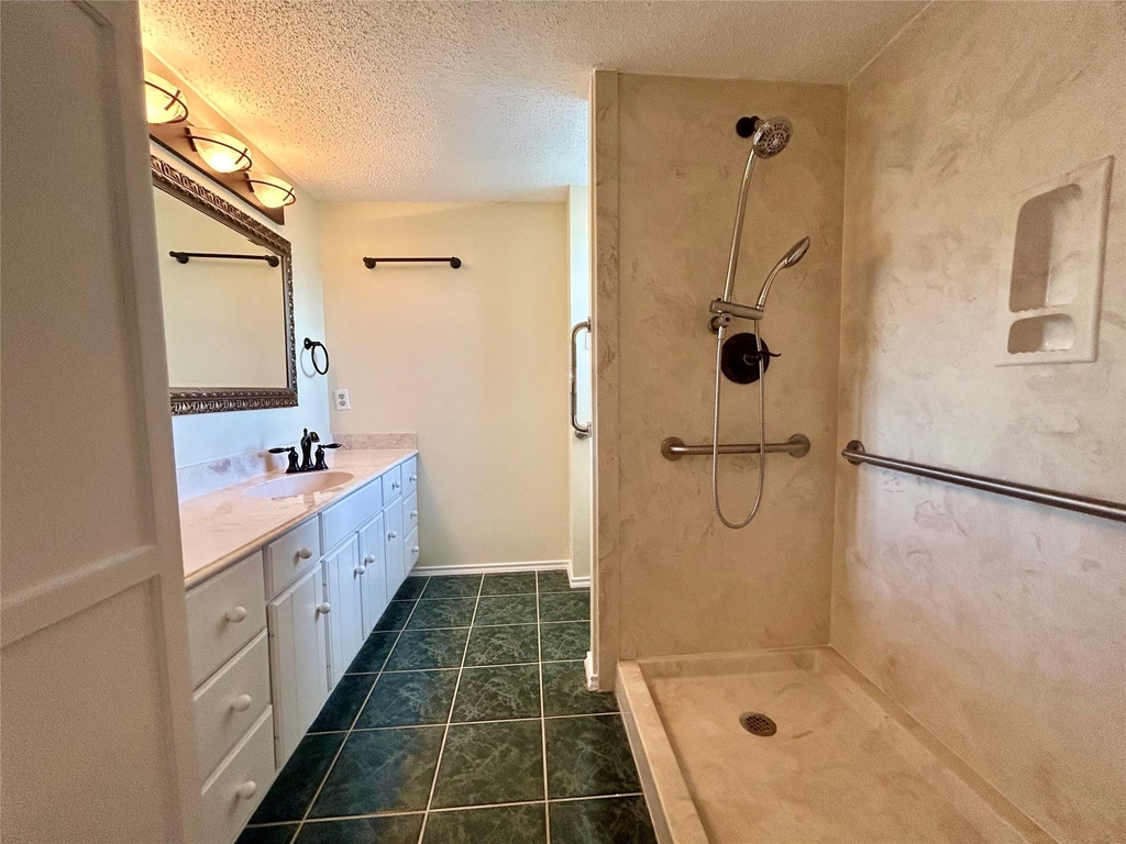 2456 Country Club Drive - Photo 18