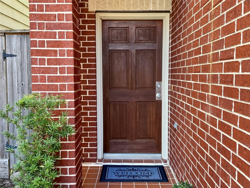 9833 Sandra Ann Court - Photo 0