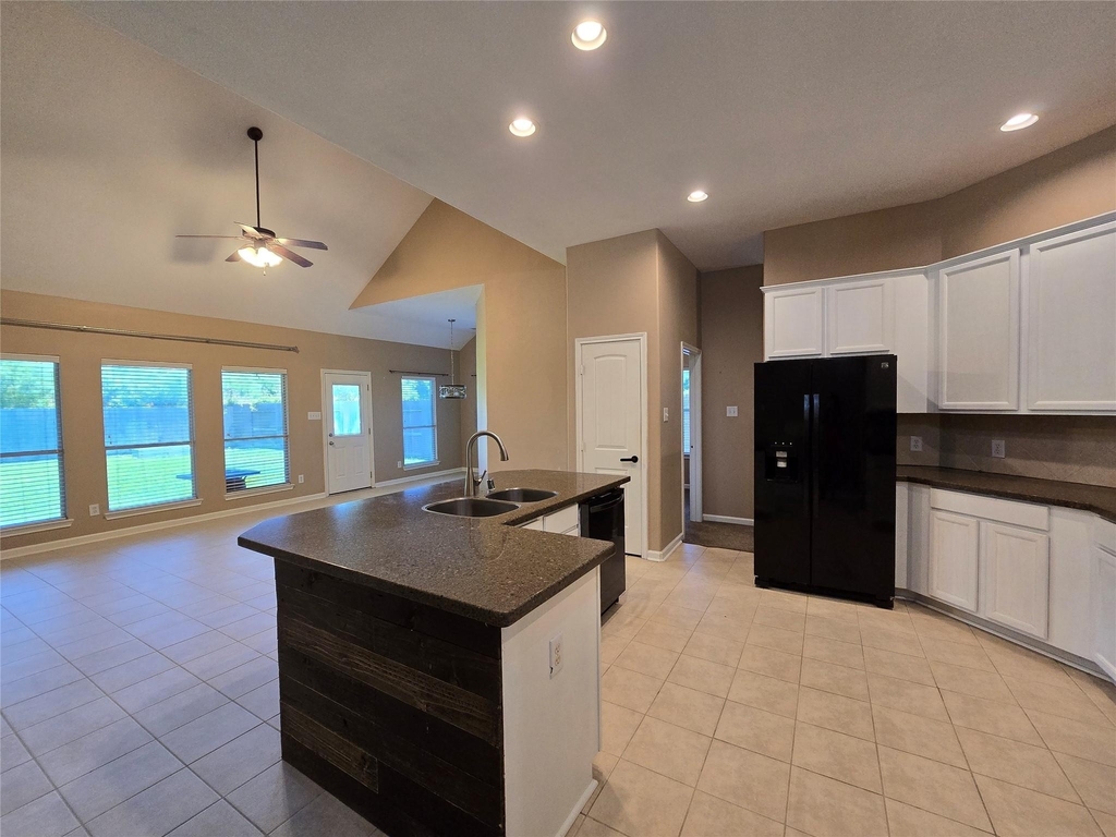 215 Danna Street - Photo 8