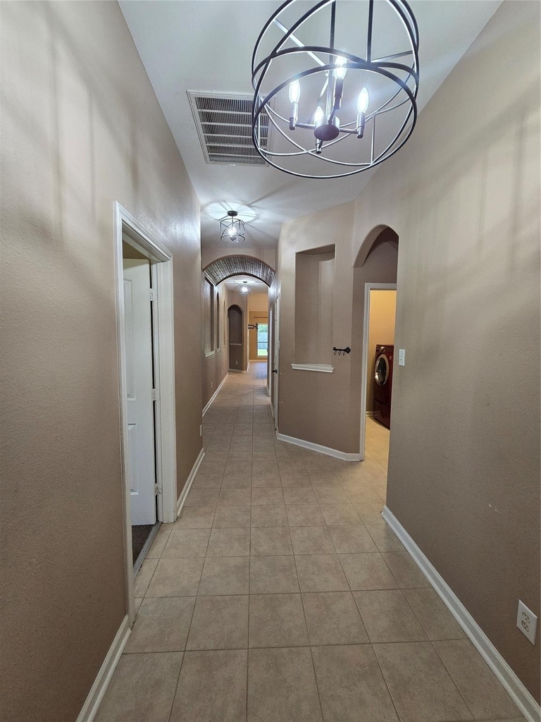 215 Danna Street - Photo 3