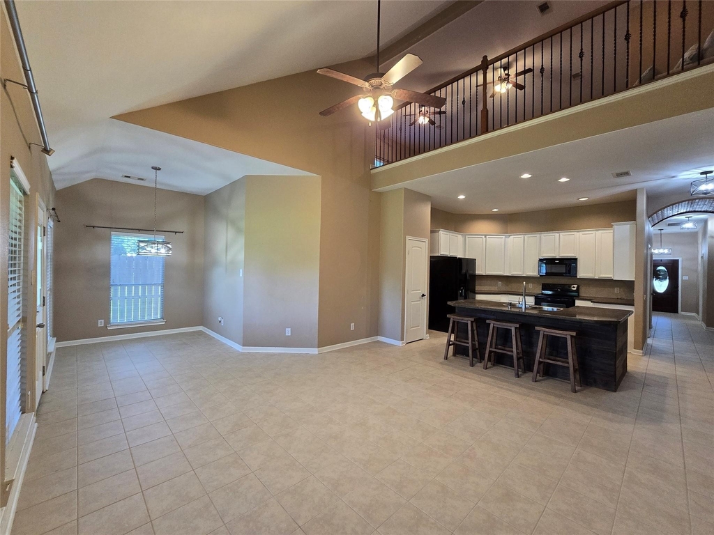215 Danna Street - Photo 14