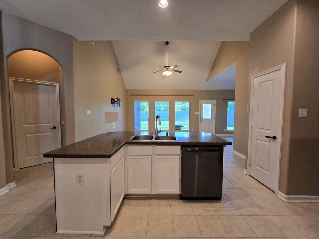 215 Danna Street - Photo 9
