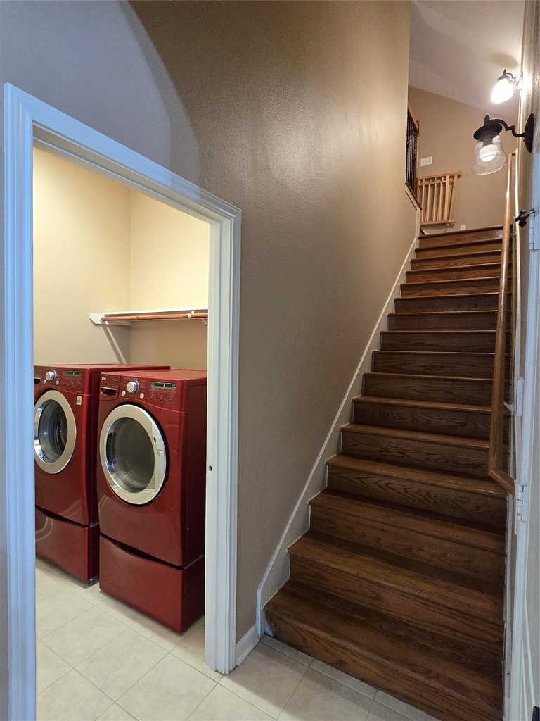215 Danna Street - Photo 28