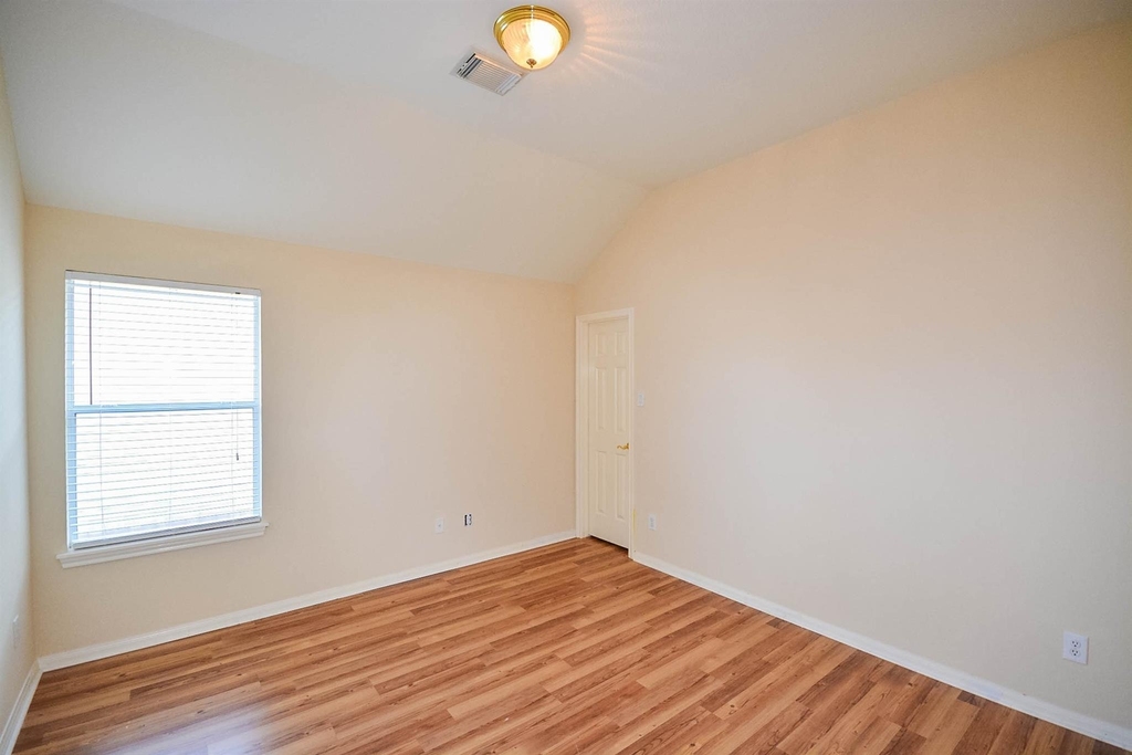 3211 Chapel Creek Way - Photo 21