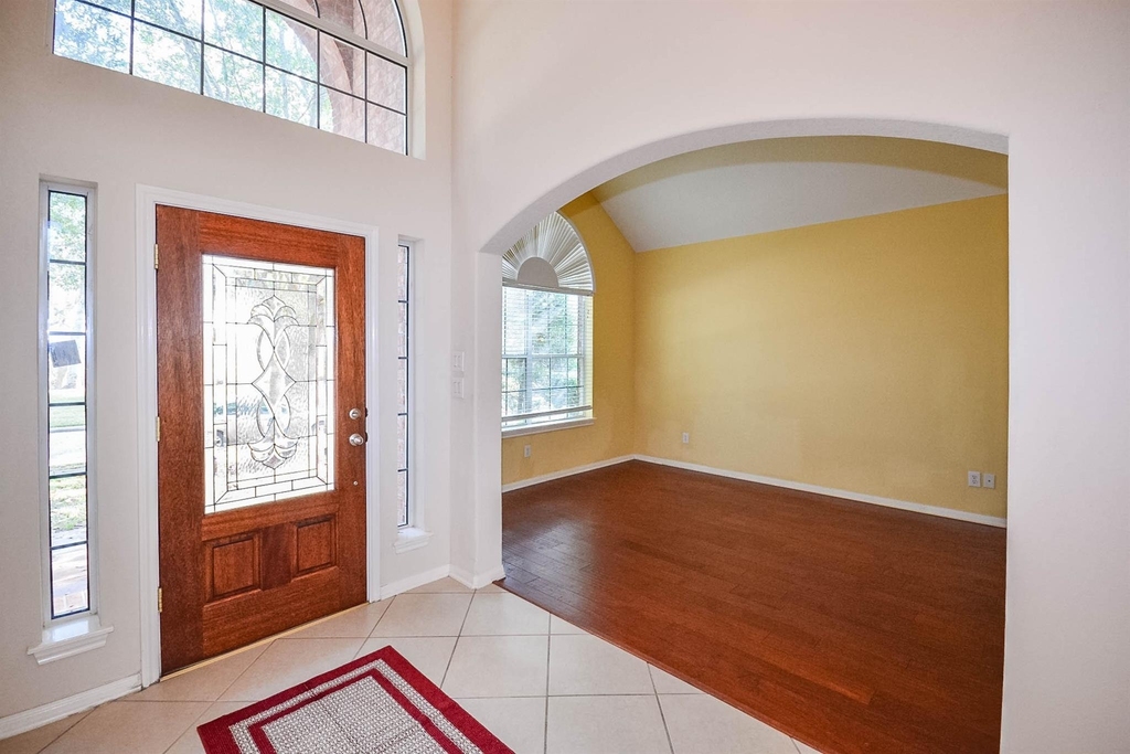3211 Chapel Creek Way - Photo 3