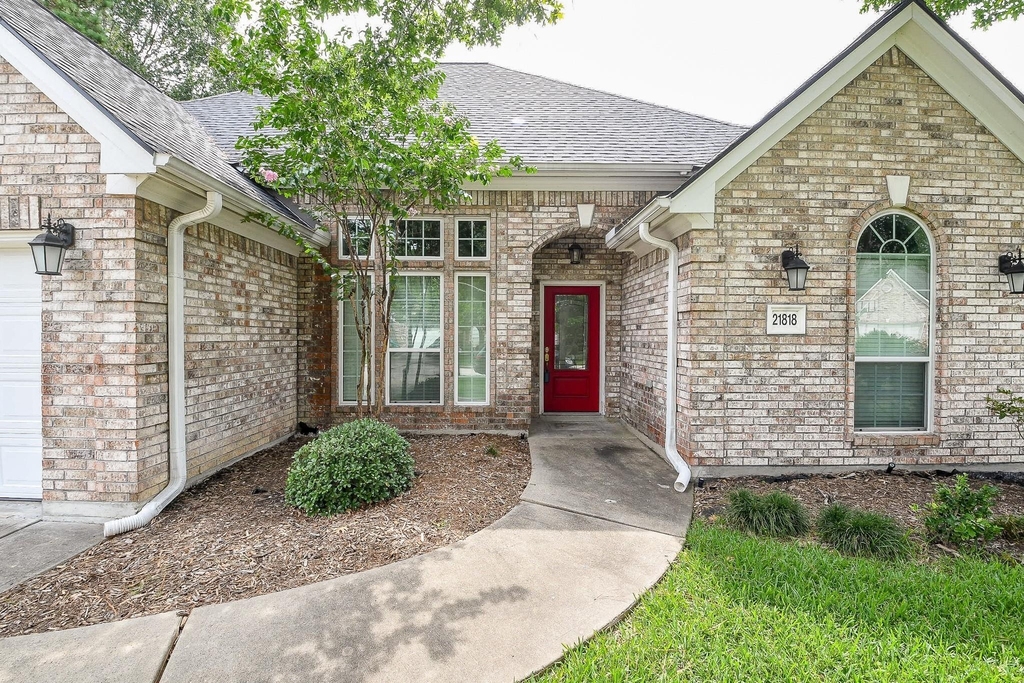 21818 Windsor Castle Drive - Photo 1