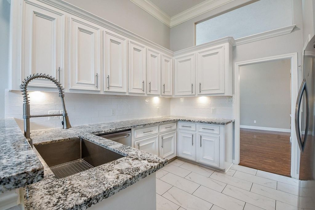 21818 Windsor Castle Drive - Photo 12
