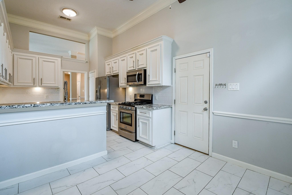 21818 Windsor Castle Drive - Photo 14