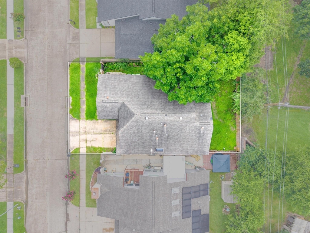 7815 Royan Drive - Photo 11