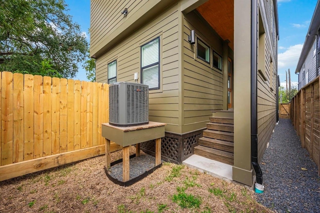 3327 Cornell Street - Photo 36