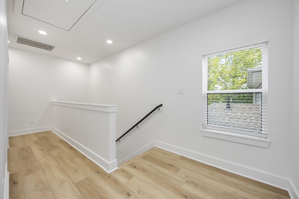 3327 Cornell Street - Photo 19