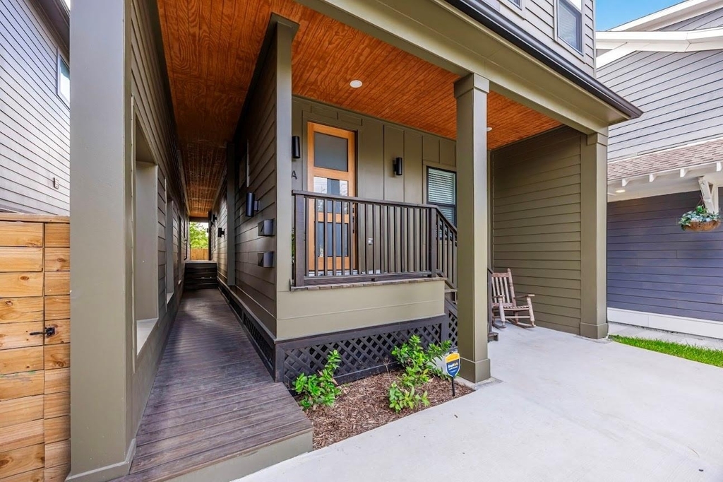 3327 Cornell Street - Photo 1