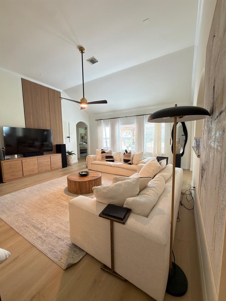 16927 Locust Springs Drive - Photo 4