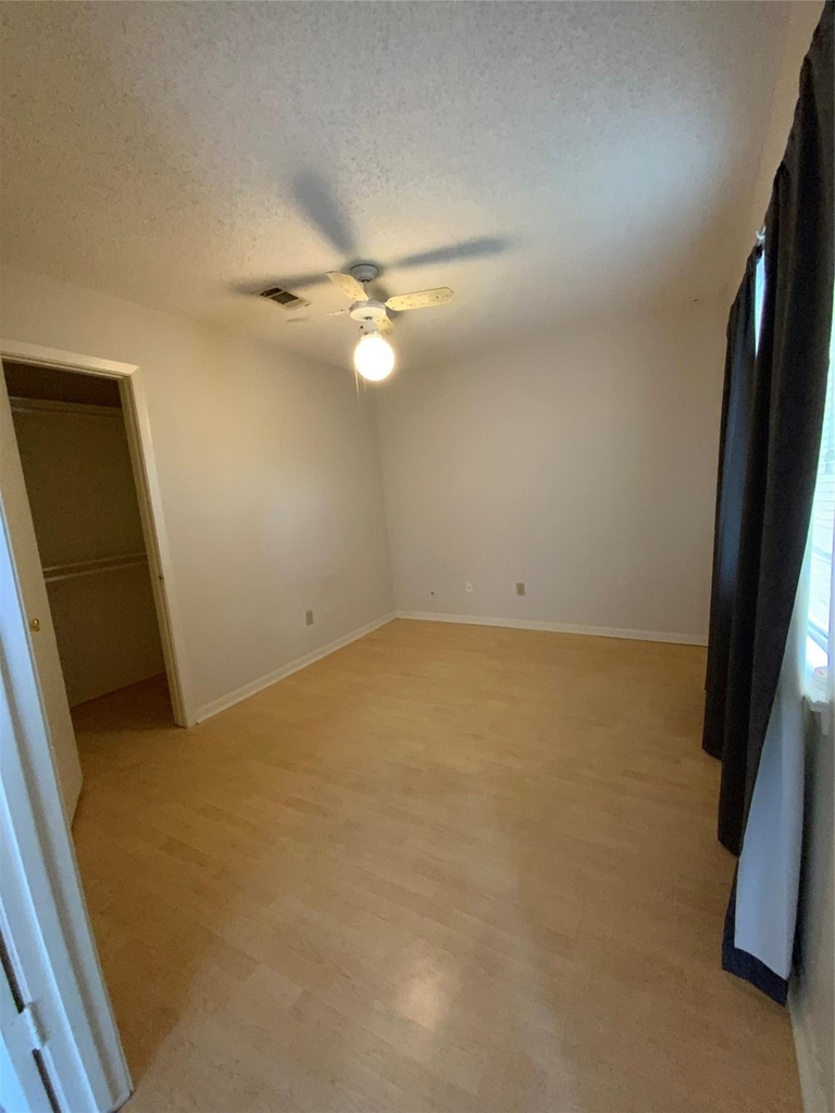 5027 Kleinway Dr - Photo 14