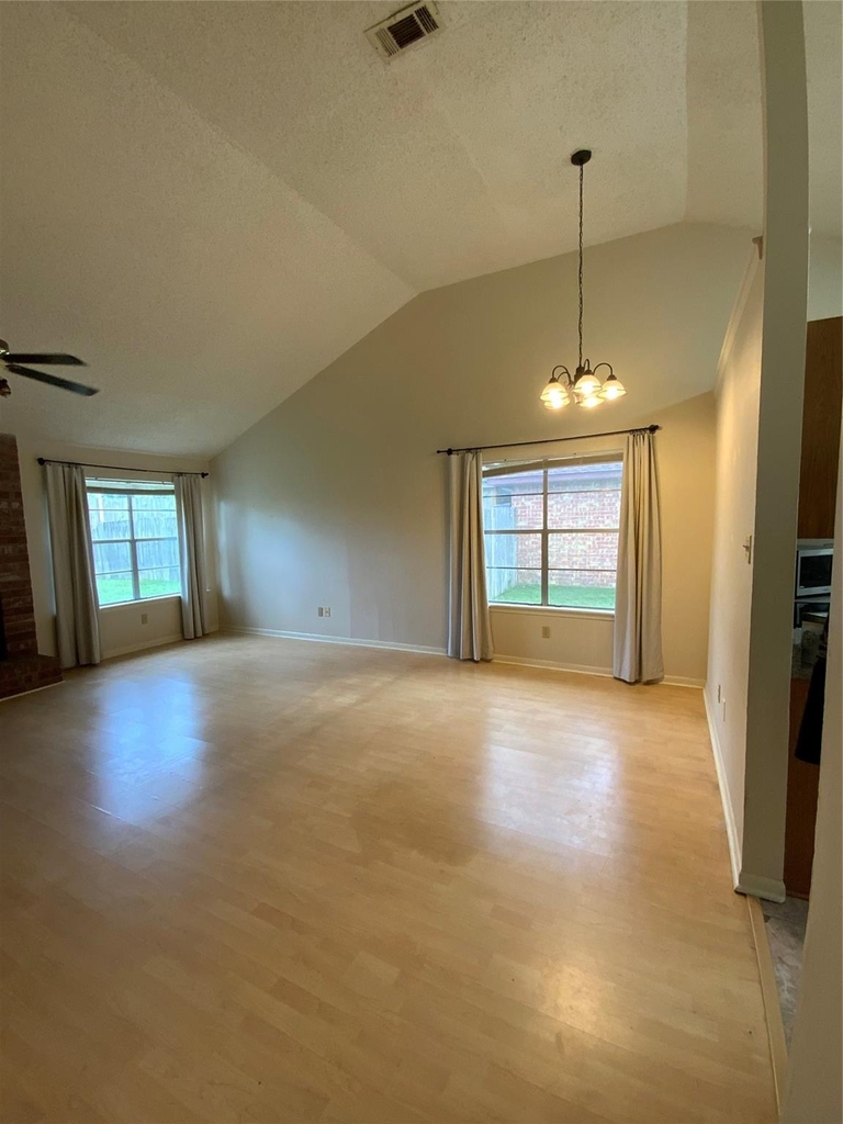 5027 Kleinway Dr - Photo 5