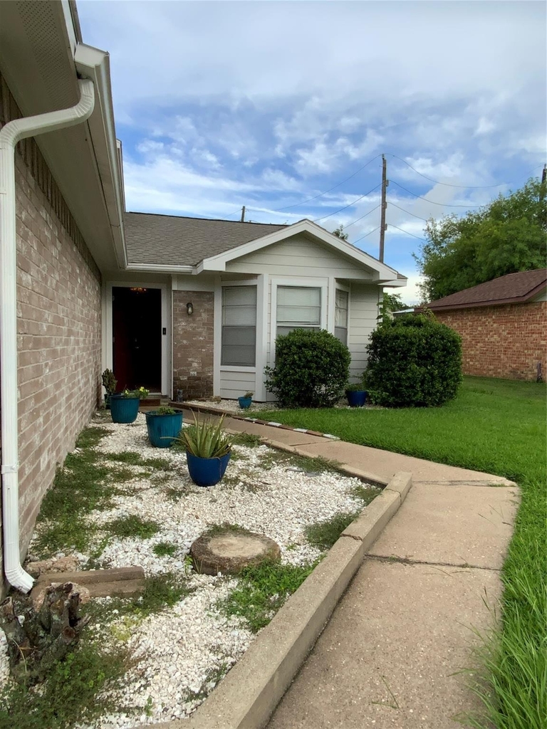 5027 Kleinway Dr - Photo 1