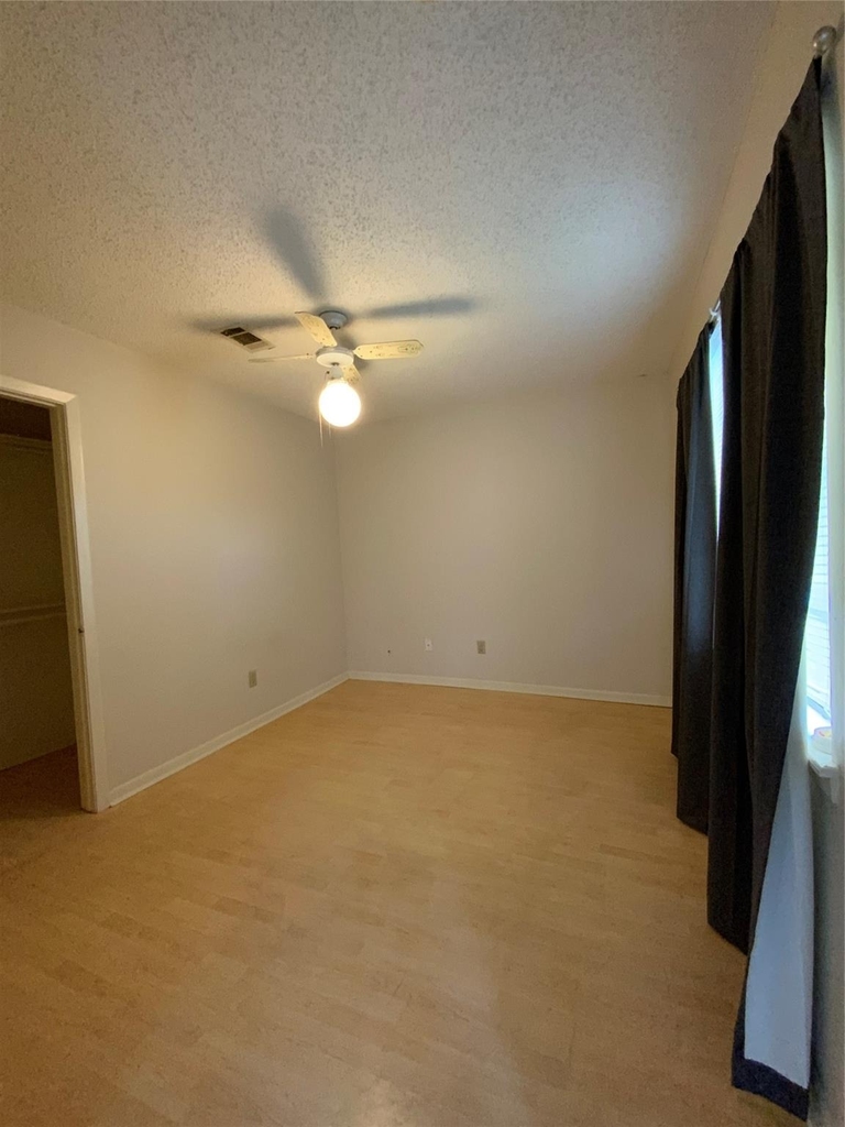 5027 Kleinway Dr - Photo 13