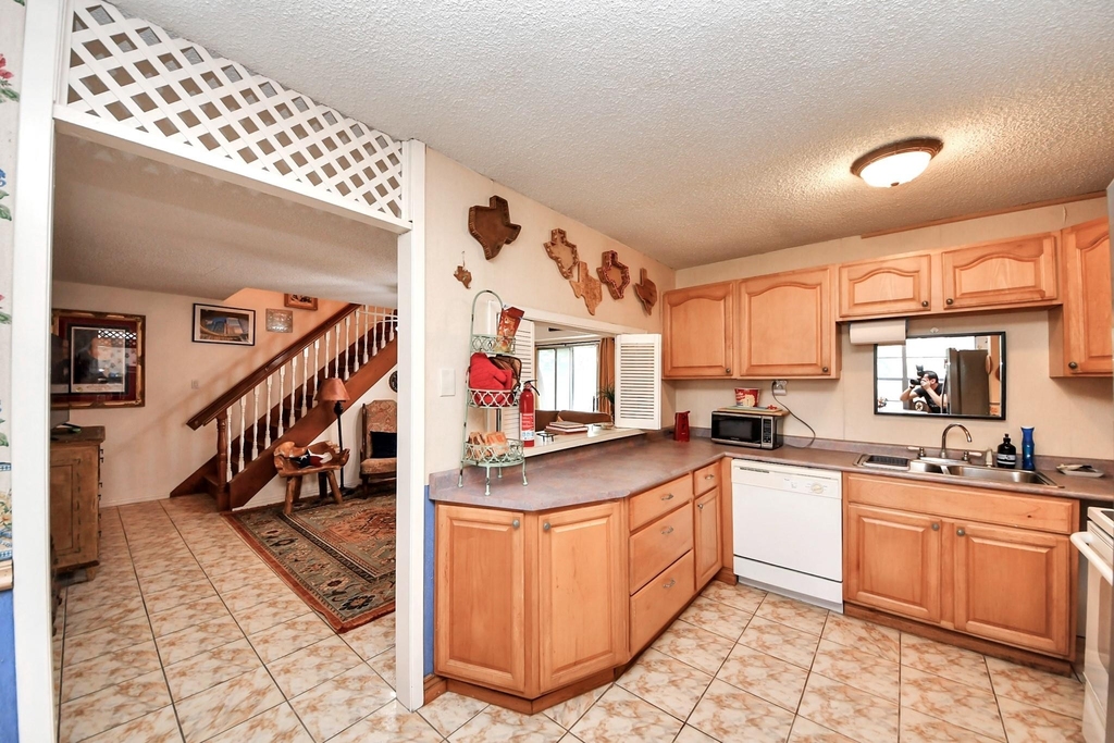 17018 Water Oak Drive - Photo 11
