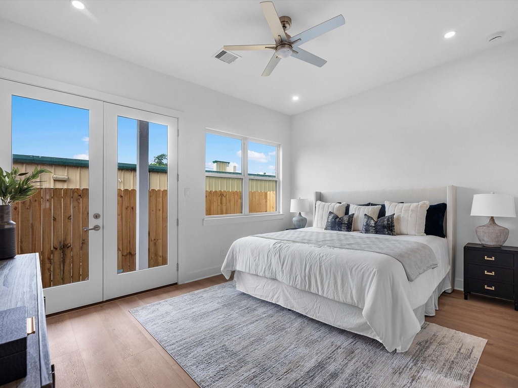 422 E 41st Street - Photo 12