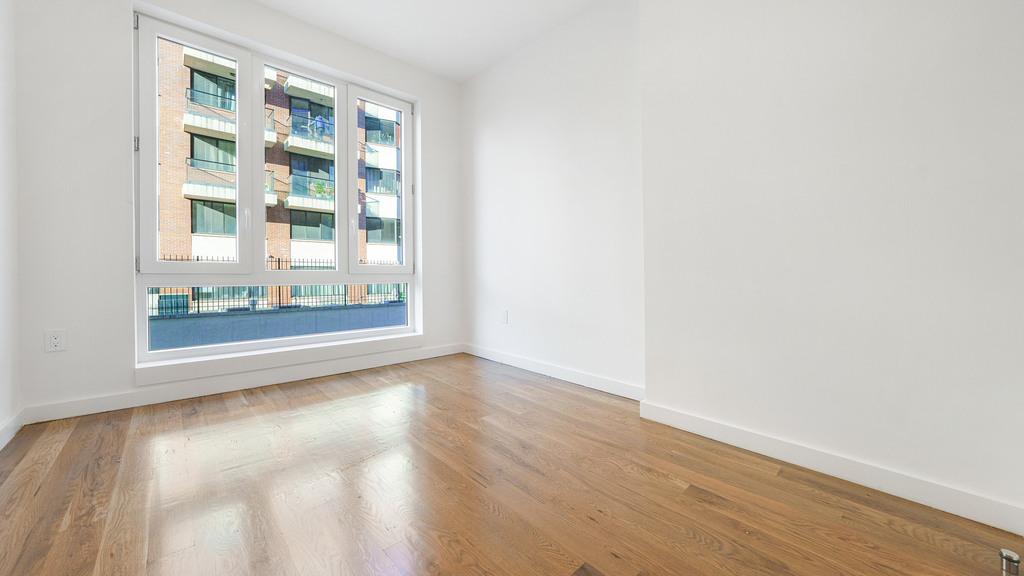 138-25 Barclay Ave 11355 - Photo 3