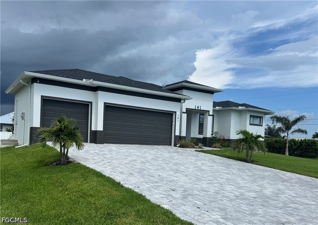 141 Sw 37 Place - Photo 1