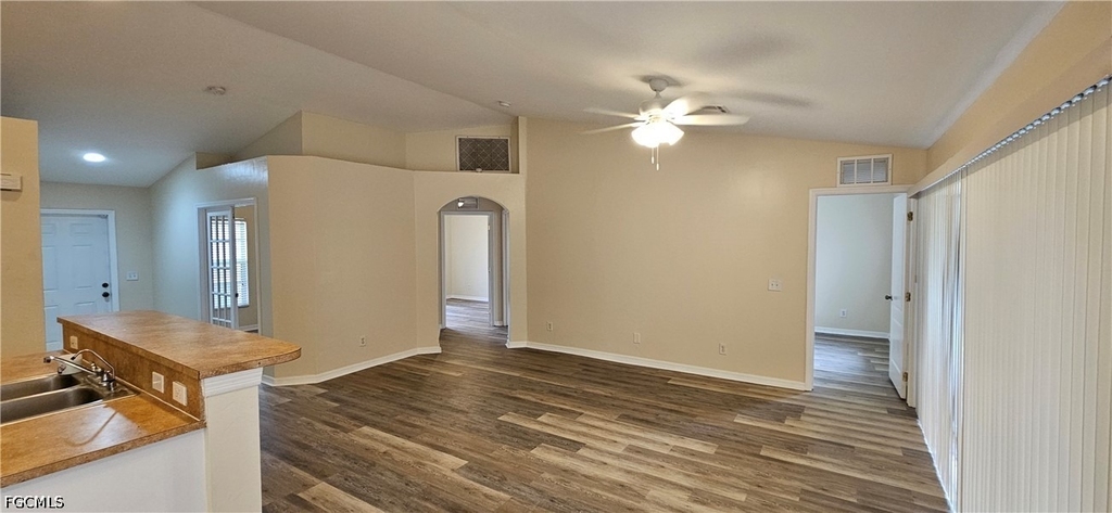 3601 57th Street W - Photo 3